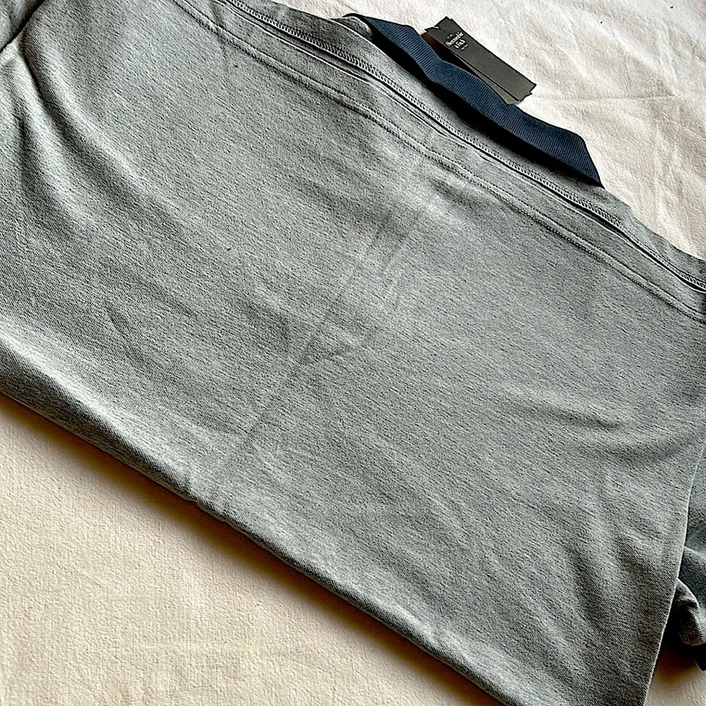 light blue shirt,medium size very soft and great quality,and never worn - Picture 4 of 5